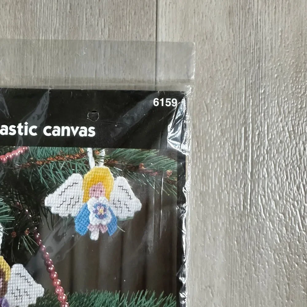 Vintage 1995 Bucilla Plastic Canvas Craft Angels‎ Ornament Magnet Christmas 6159
